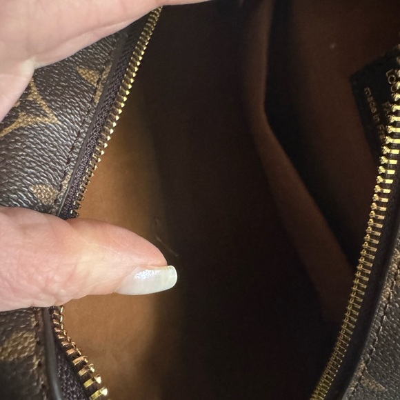 Tan/brown purse with box - Picture 6 of 15